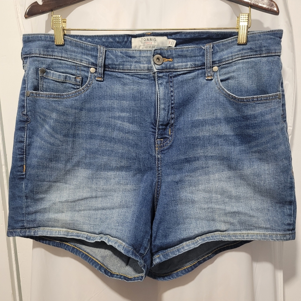 Torrid denim short size 16